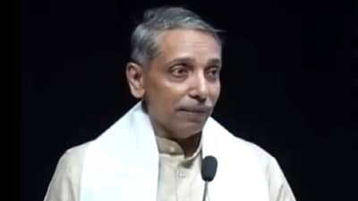 एकाच वेळी घ्या दोन पदव्या, नेटच्या आधारावर PhD प्रवेश, या निर्णयांमुळे यूजीसीचे मावळते अध्यक्ष राहिले चर्चेत