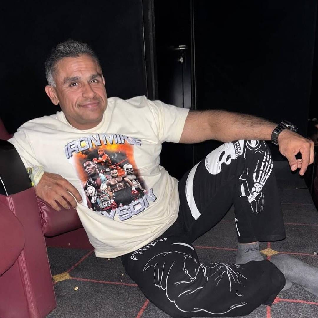 राहुल भट्ट 2009 मध्ये चर्चेत आला होता, जेव्हा त्याच्याबद्दल म्हटलं गेलं होतं की त्याने नकळत डेविड हेडलशी मैत्री केली. 2008 मध्ये मुंबईत झालेल्या हल्ल्यातील आरोपींपैकी एक डेविड होता. 
