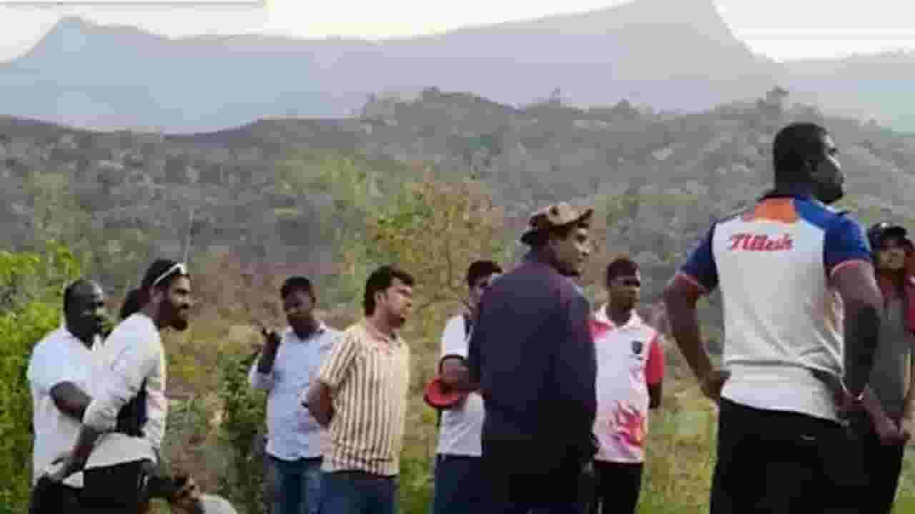 उन्हाळ्यात ट्रेकला जाताय तर थोडं थांबा, भर उन्हात ट्रेकला जाणं तरूणांच्या आलं अंगाशी, घडलं काय? उन्हाळ्यात ट्रेकला जाताय तर थोडं थांबा, भर उन्हात ट्रेकला जाणं तरूणांच्या आलं अंगाशी, घडलं काय?