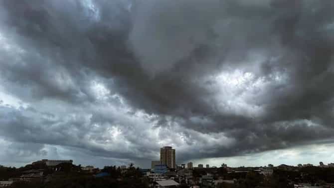 Rain Alert: एप्रिलमध्येच आस्मानी संकट, शनिवारी कुठे कुठे मुसळधार? हवामान खात्याचा इशारा काय?
