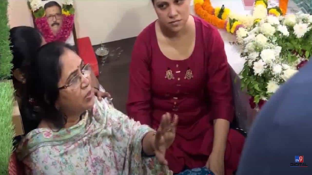 Pahalgam Terror Attack : '...पण तोपर्यंत उशीर झाला होता, आम्ही कपाळाच्या टिकल्या काढून फेकल्या अन्...', कौस्तुभ गनबोटेंच्या पत्नीनं सांगितला अंगावर आणणारा अनुभव