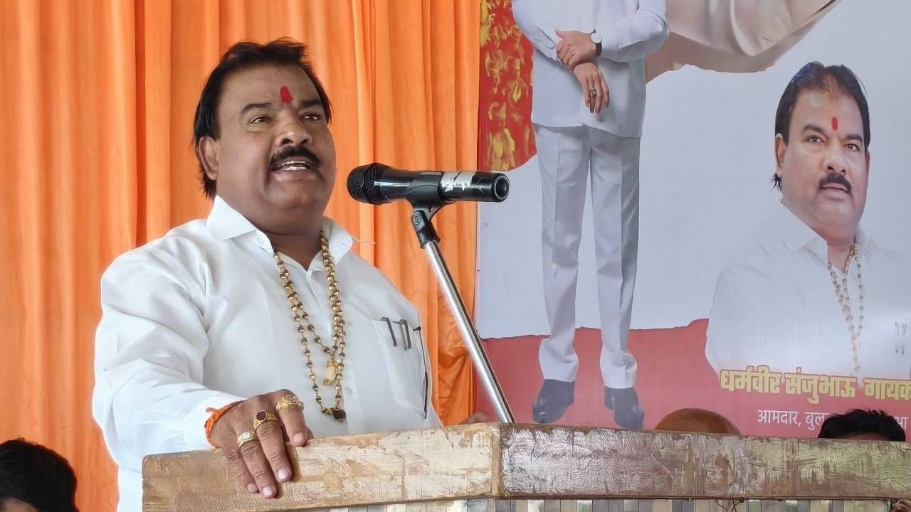 जसे जखमेवरचे रक्त सांडल्यानंतर रोज ड्रेसिंग होते तसे पाकिस्तान आणि बांगलादेशचे झाले आहे. त्यामुळे याला कायमचं ड्रेसिंग झालं पाहिजे. त्याशिवाय हे थांबू शकत नाही, असं मत संजय कायकवाड यांनी व्यक्त केलंय.