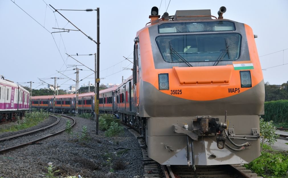 Indian Railway : यात्रीगण कृपया ध्यान दें ! मुंबई ते मध्य प्रदेश धावणार अमृत भारत ट्रेन, पाहा सर्व डिटेल्स Indian Railway : यात्रीगण कृपया ध्यान दें ! मुंबई ते मध्य प्रदेश धावणार अमृत भारत ट्रेन, पाहा सर्व डिटेल्स