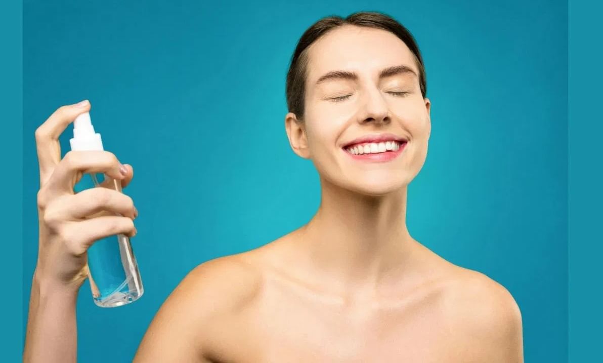summer skinccare tips : उन्हाळ्यात तुमच्या चेहऱ्यावर 'हे' घरगुती टोनर वापरल्यामुळे त्वचा राहिल निरोगी..... summer skinccare tips : उन्हाळ्यात तुमच्या चेहऱ्यावर 'हे' घरगुती टोनर वापरल्यामुळे त्वचा राहिल निरोगी.....