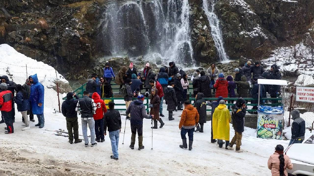 Pahalgam Terror Attack : पहलगामला दरवर्षी किती पर्यटक देतात भेट ? लाखोंच्या पोटावर पाय, हजारो कोटींच्या व्यवसायावर संकट ?