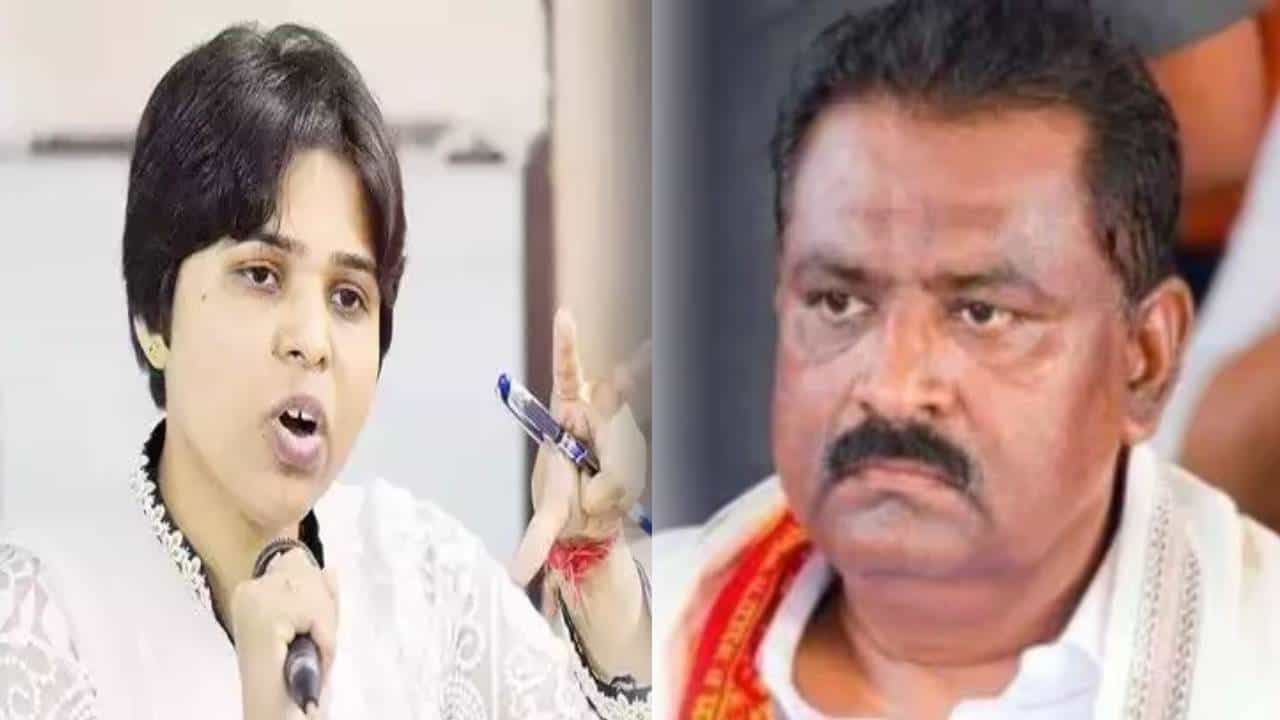 Trupti Desai : 'धस खोक्याचे आका...त्यांना हिरो व्हायचंय', त्या गंभीर आरोपांवरून तृप्ती देसाईंचा धसांवर हल्लाबोल Trupti Desai : 'धस खोक्याचे आका...त्यांना हिरो व्हायचंय', त्या गंभीर आरोपांवरून तृप्ती देसाईंचा धसांवर हल्लाबोल