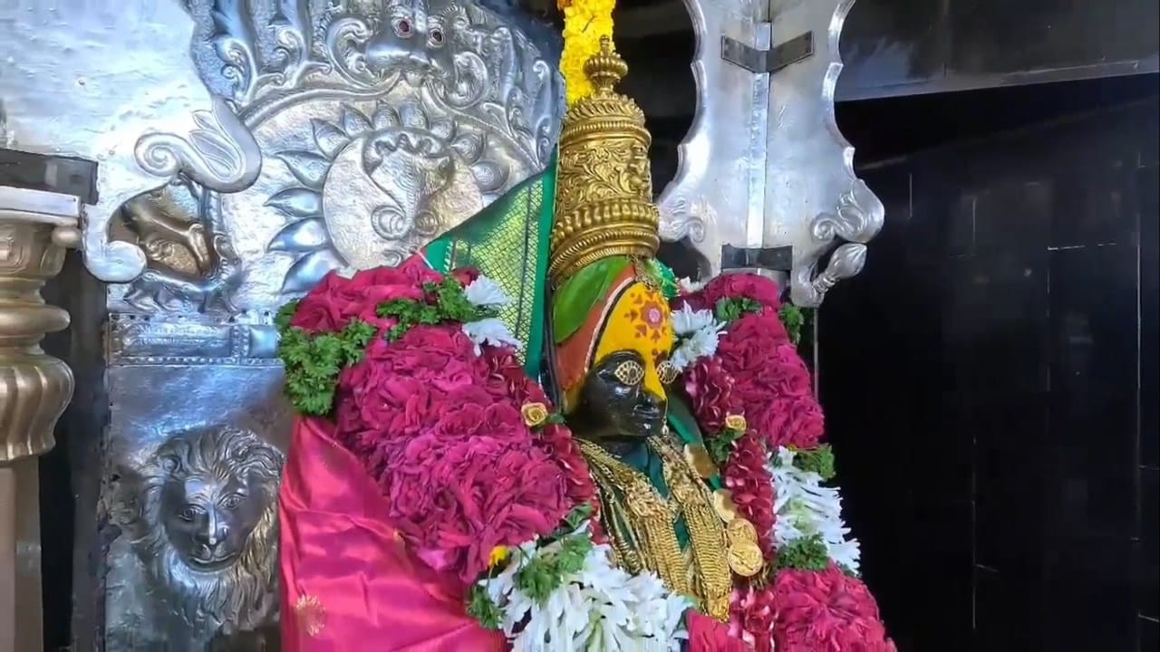 गेल्या आर्थिक वर्षात म्हणजे 1 एप्रिल 2024 ते 31 मार्च 2025 या काळात मंदिराच्या दानपेटीत तब्बल 65 ते 70 कोटी रुपयांचे दान जमा झाले आहे.