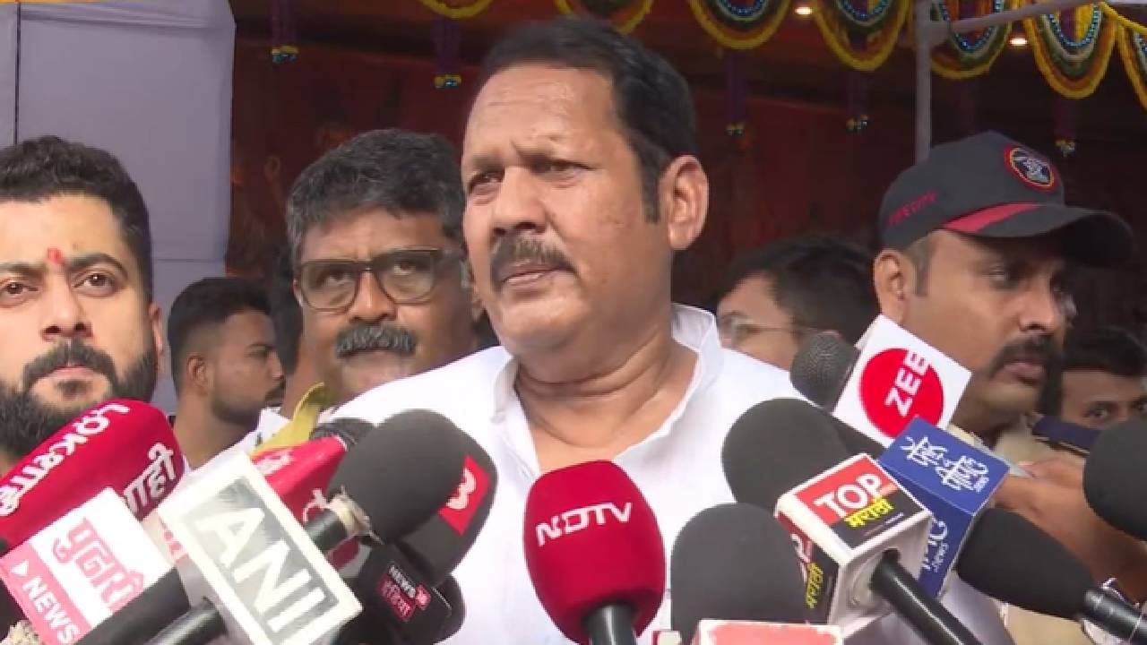 UdayanRaje Bhosale : ब्रिटिश राजवटीत स्त्रियांसाठी पहिली शाळा फुलेंनी नाही तर... उदयनराजेंच्या वक्तव्यानं वाद पेटणार?
