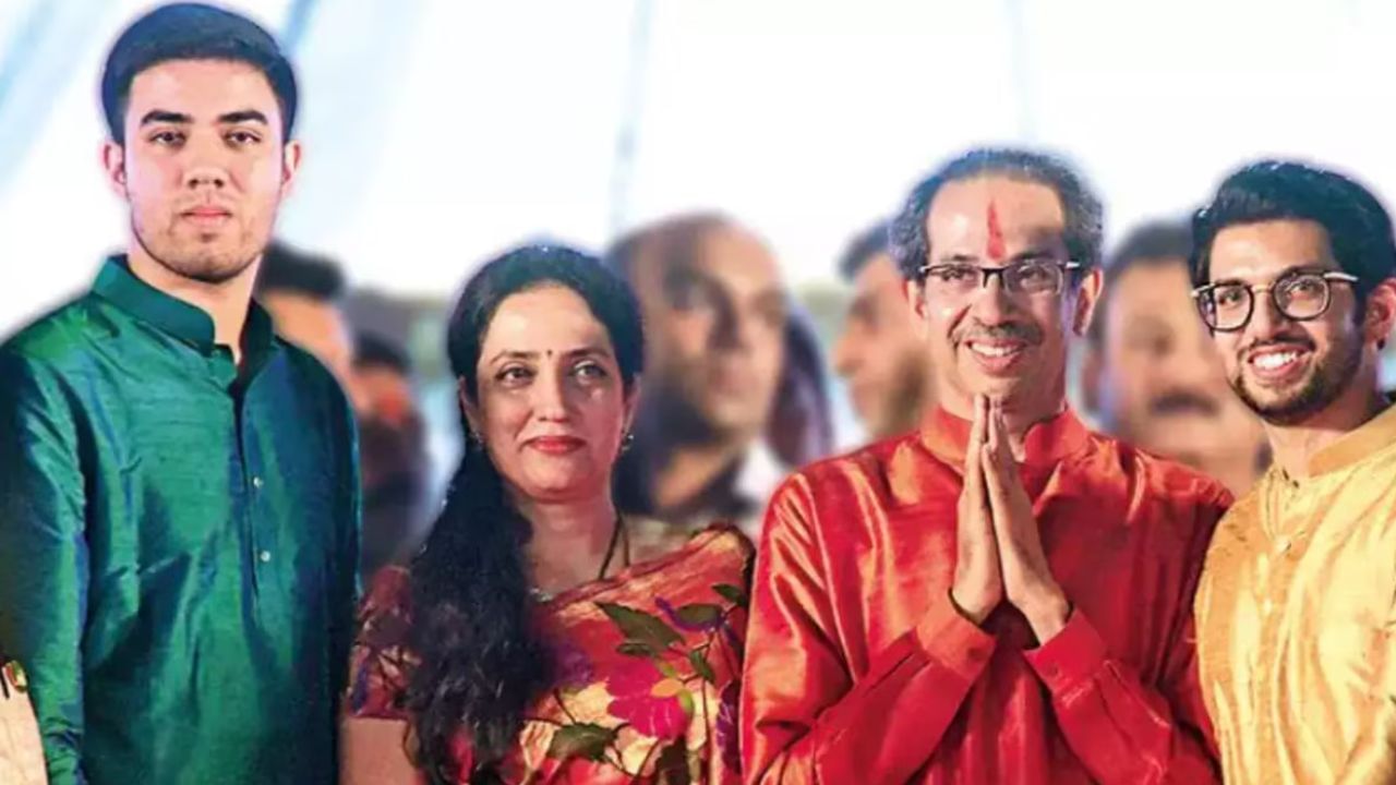 Udhav Thackeray : राज ठाकरे यांच्या पाठोपाठ उद्धव ठाकरे कुटुंबासह परदेश दौऱ्यावर रवाना