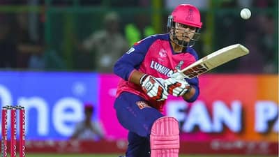 Vaibhav Suryavanshi : जो रेकॉर्डचा बाप, तोही भारावला; युवराजनं कोवळ्या वैभवचं भविष्यच लिहून ठेवलं; तुफान बॅटिंग पाहून काय म्हणाला