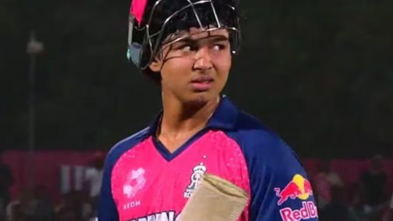 सर्वात कमी वयात डेब्यू, पहिल्या चेंडूवर षटकार... 14 वर्षीय वैभव सूर्यवंशी याच्या नावावर अनेक विक्रम