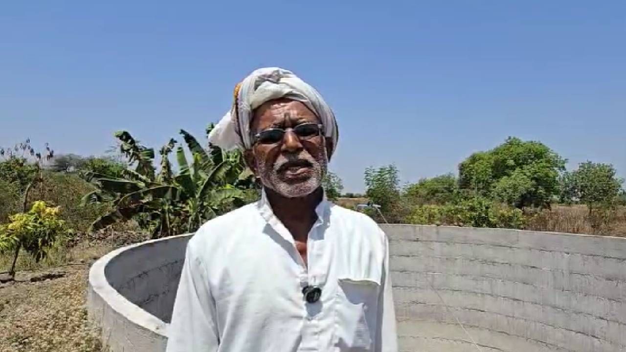  समोरुन कोणी मागीतले असते तर त्याला निःशुल्क पाणी दिले असते , चोरायची गरज काय असा सवाल विचारणाऱ्या त्या शेतकऱ्याच्या डोळ्यात संताप होता. 