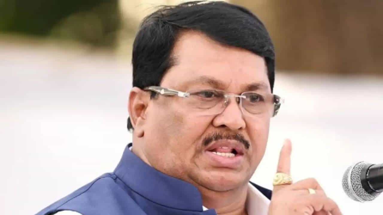 Vijay Wadettiwar : '...तेवढा वेळ दहशतवाद्यांकडे होता? सरकारने हल्ल्याची जबाबदारी...', काँग्रेसच्या वडेट्टीवारांचं वादग्रस्त वक्तव्य