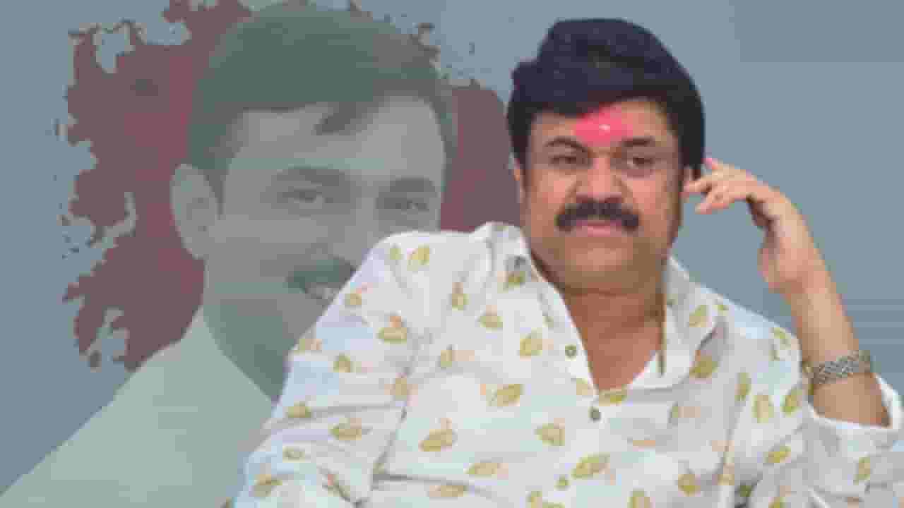 Walmik Karad : संतोष देशमुख हत्या प्रकरणात मोठी अपडेट; वाल्मिक कराडची दहशत अजूनही कायम