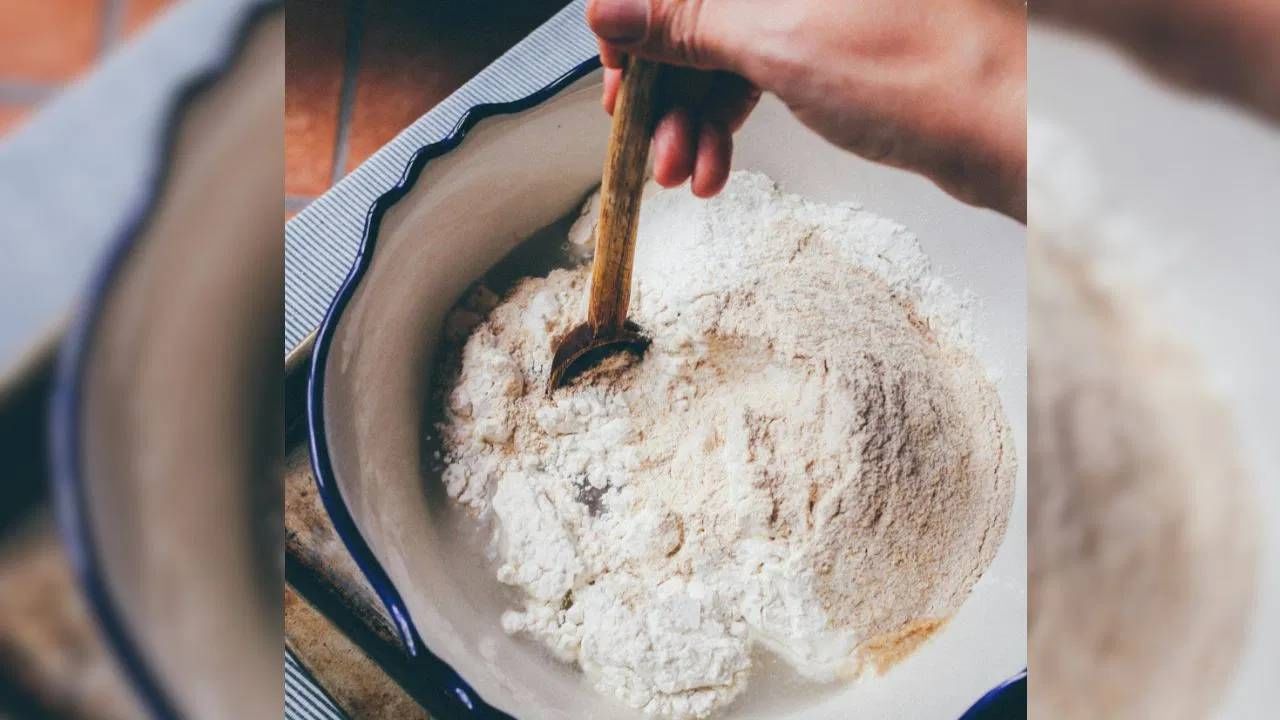 उन्हाळ्यात गव्हाच्या पीठात मिक्स करा 'ही' गोष्ट, पोट राहील थंड