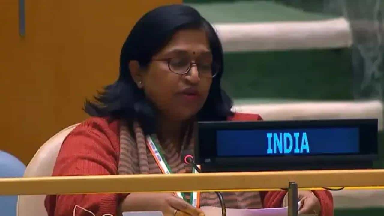 Pahalgam Attack : संयुक्त राष्ट्रसंघात भारतानं केली पाकिस्तानची पोलखोल, संरक्षणमंत्र्यांच्या कबुलीमुळे पाक गोत्यात