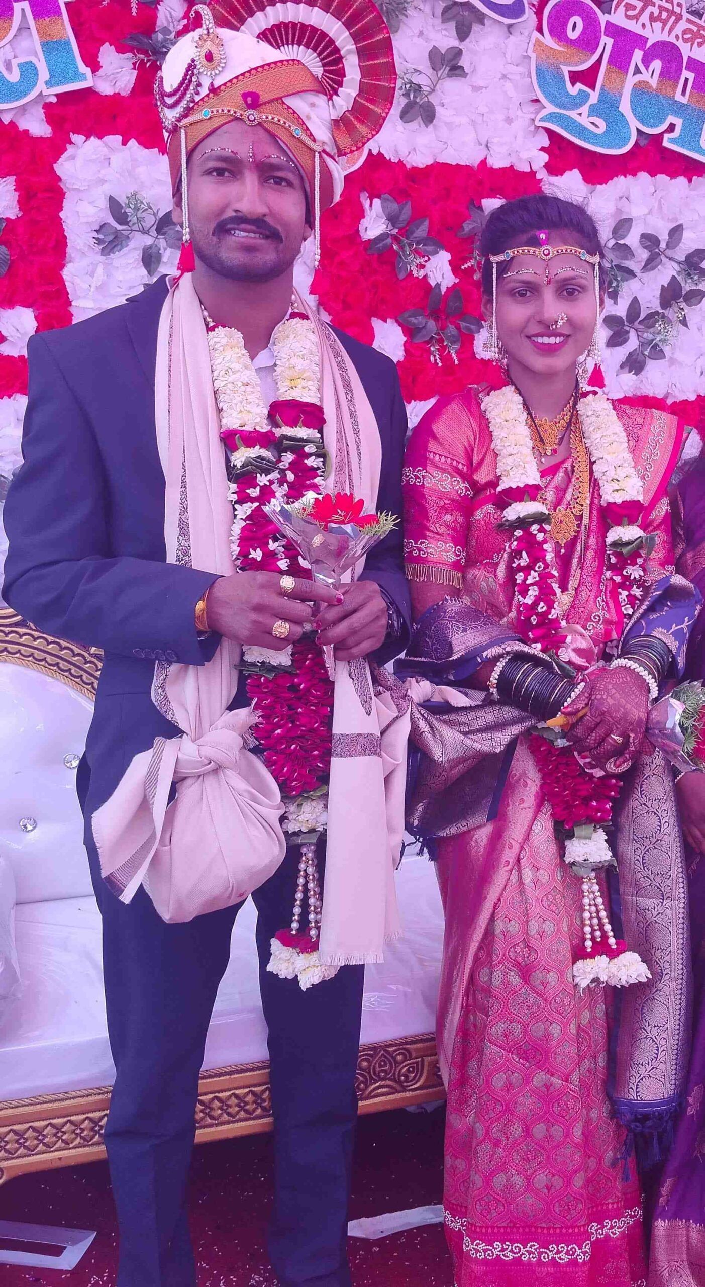 सांगलीच्या रेल्वे स्थानकावर यावेळी भारत मातेच्या जयघोषात योगेश यांना निरोप देण्यात आला.