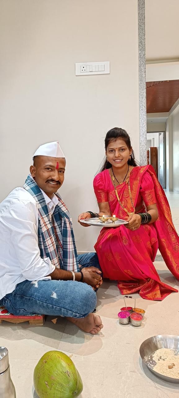 योगेश आलदर असे या जवानाचे नाव आहे. ते 30 एप्रिल रोजी योगेश लग्नासाठी 40 दिवसांची सुट्टी घेऊन सांगली या आपल्या गावी आले होते. 5 मे रोजी त्यांचा लग्नसोहळा धुमधडाक्यात पार पडला.