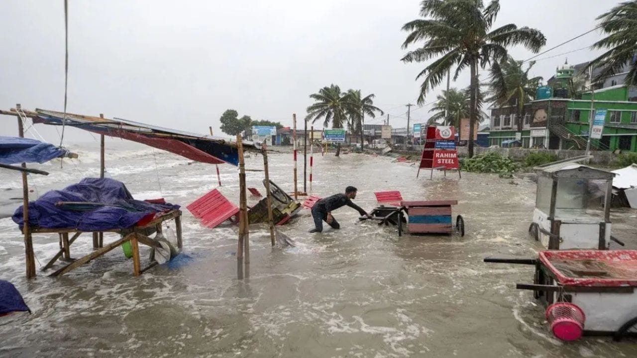 अजून या स्थितीतचं चक्रीवादळात रुपांतर झालेलं नाही, मात्र याचं रुपांतर चक्रीवादळात झाल्यास, पुन्हा एकदा मोठा तडाखा बसण्याची शक्यता आहे. या चक्रीवादळाला शक्ती नाव देण्यात येणार आहे.