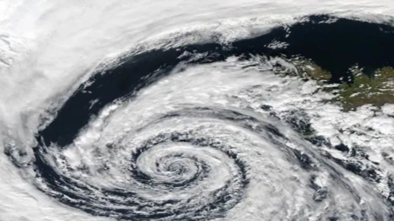 Cyclone Shakti : भारताच्या दिशेनं प्रचंड वेगानं येतंय नवं संकट? …तर होणार मोठं नुकसान, आयएमडीचा हाय अलर्ट