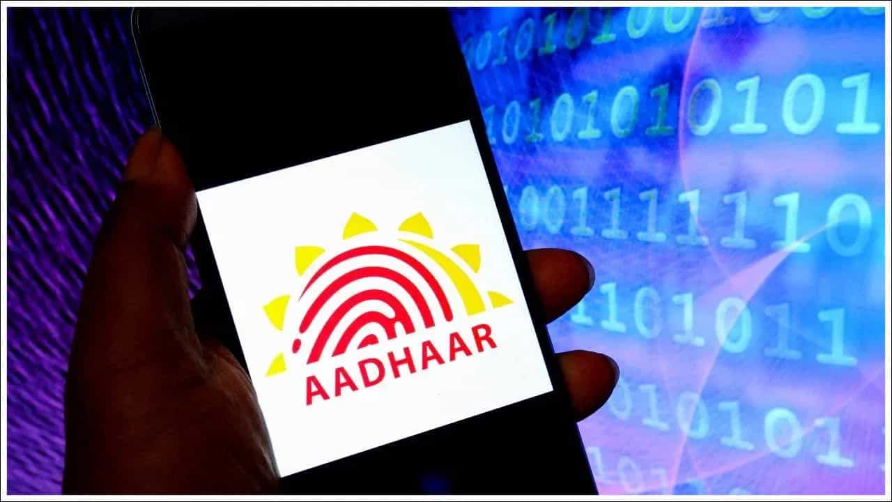 खरंच तुमचं आधार कार्ड सुरक्षित आहे का? फक्त 2 मिनिटांत असं चेक करा आणि सुरक्षित राहा!