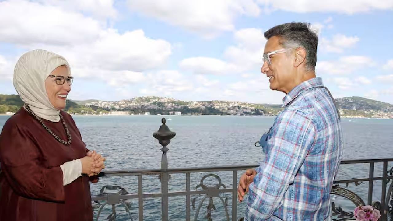 भारत-पाकिस्तानदरम्यान संघर्ष सुरू असताना तुर्कस्तानने पाकिस्तानला चिथावणी मिळेल अशी कृती केली होती. 'ऑपरेशन सिंदूर' अंतर्गत पाकिस्तानातील दहशतवाद्यांच्या तळांना भारतीय सैन्याने लक्ष्य केलं. त्यानंतर पाकिस्तानने भारताच्या सीमेवरील राज्यांवर ड्रोन हल्ले केले. या तणावादरम्यान तुर्कस्तानने पाकिस्तानची मदत केली. 
