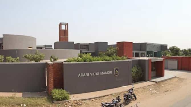 अदाणी विद्या मंदिराचा डबल धमाका, देशातील अव्वल शाळांमध्ये मिळवले मानाचे स्थान