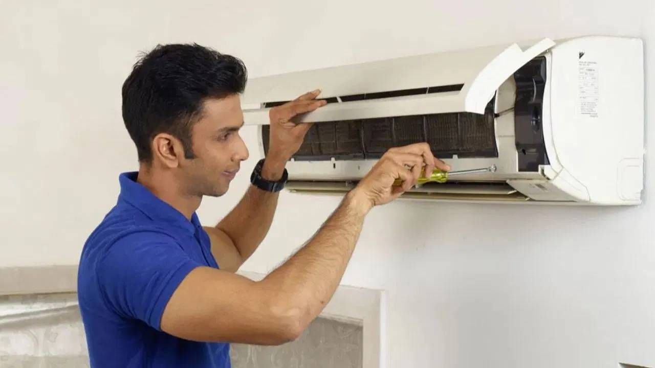 AC ची एक्सपायरी डेट काय असते? 99% लोकांना नसतं माहीत AC ची एक्सपायरी डेट काय असते? 99% लोकांना नसतं माहीत