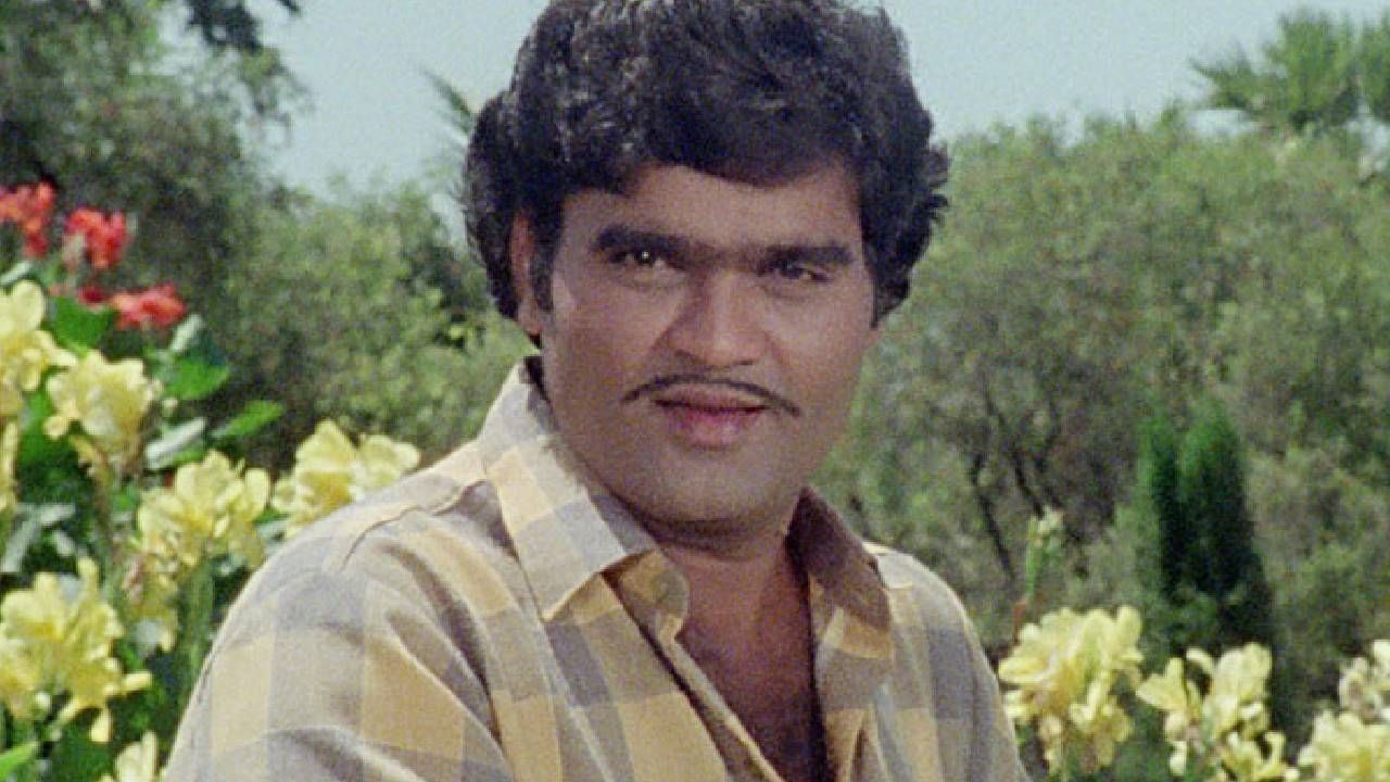 आपल्या बरोबरची व्यक्ती पुढे जाऊ लागली की असुरक्षित वाटतं? अशोक सराफ यांची शिकवण लक्षात ठेवा..