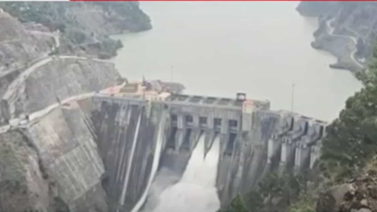 India - Pakistan Conflict : एअर स्ट्राईकनंतर आता वॉटर स्ट्राईक! बगलिहार, सलाल धरणाचे दरवाजे उघडले, पाकिस्तानात पुर येणार