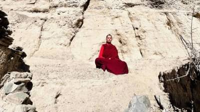 एकेकाळी ऐश्वर्या रायला टक्कर द्यायची ही अभिनेत्री, आता बॉलिवूड सोडून संन्यास घेतला; जगते असे आयुष्य