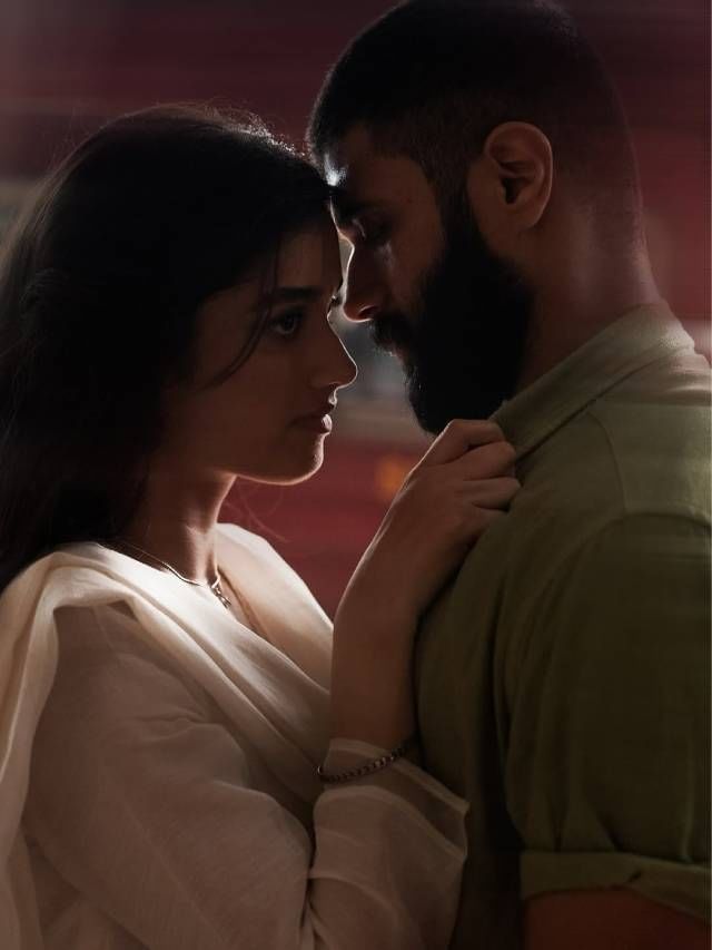 विजय देवरकोंडासोबत किसिंग सीनमुळे चर्चेत आलेली मराठमोळी अभिनेत्री आहे तरी कोण? विजय देवरकोंडासोबत किसिंग सीनमुळे चर्चेत आलेली मराठमोळी अभिनेत्री आहे तरी कोण?