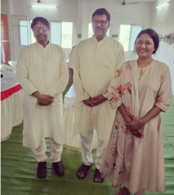 न्यायमूर्ती गवई हे मुळचे अमारवतीचे आहेत. त्यांनी ऑगस्ट 1992 ते जुलै 1993 या काळात त्यांनी मुंबई उच्च न्यायालयाच्या नागपुर खंडपीठात Assistant Government Pleader आणि Additional Public Prosecutor या पदावर काम केले. 17 जानेवारी 2000 पासून त्यांनी सरकारी वकील म्हणून काम पाहिले. 