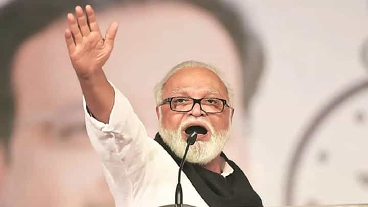 Chhagan Bhujbal : शेवट चांगला... मुंडेंच्या रिक्त खात्यावर नाराज भुजबळांचं पुनर्वसन, मंत्रिपदाची शपथ घेण्यापूर्वी काय म्हणाले? Chhagan Bhujbal : शेवट चांगला... मुंडेंच्या रिक्त खात्यावर नाराज भुजबळांचं पुनर्वसन, मंत्रिपदाची शपथ घेण्यापूर्वी काय म्हणाले?