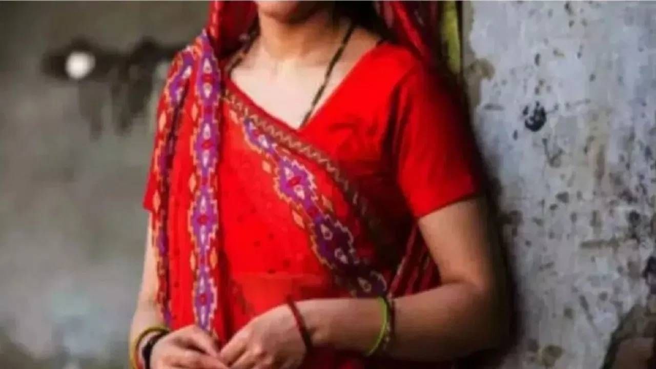 माझ्या बायकोचे 4 बॉयफ्रेंड, मोठ्या मुलाला…; पोस्टरवर दु:ख, वैतागलेला पती थेट कलेक्टरकडे