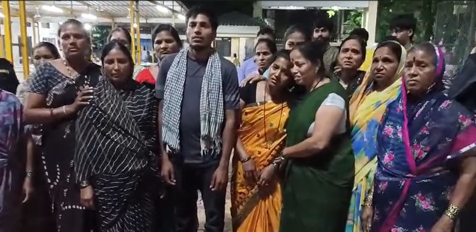 गायत्री ज्ञानेश्वर कोळी असे मयत महिलेचे नाव असून मृत महिला ही 26 वर्षांची होती.