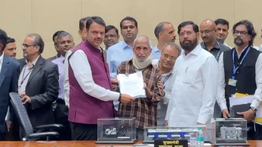 गेल्यावर्षी ऑगस्टमध्ये त्यांच्या पत्नीचा कर्करोगाने मृत्यू झाला. कर्करोगग्रस्तांच्या नातेवाईकांची धावपळ आणि पैशाअभावी धडपड त्यांनी जवळून पाहिली.