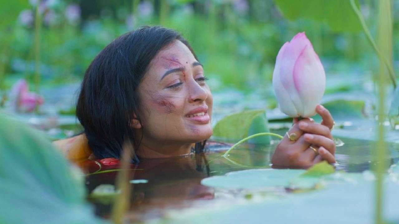 कावेरी आणि उदयच्या अपघातानंतर चिमुकल्या चिकूला घेऊन कावेरी धर्माधिकारींच्या घरी येते. मात्र सुलक्षणा तिचा स्वीकार करत नाही.
