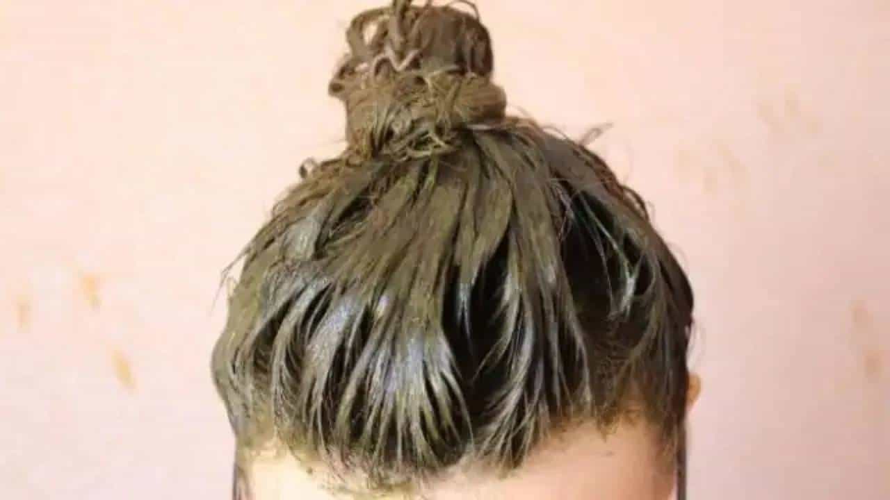 heena side effects: केसांवर मेहेंदी लावण्याचे नुकसान तुम्हाला माहिती आहेत का? या चुका त्वरीत टाळा....