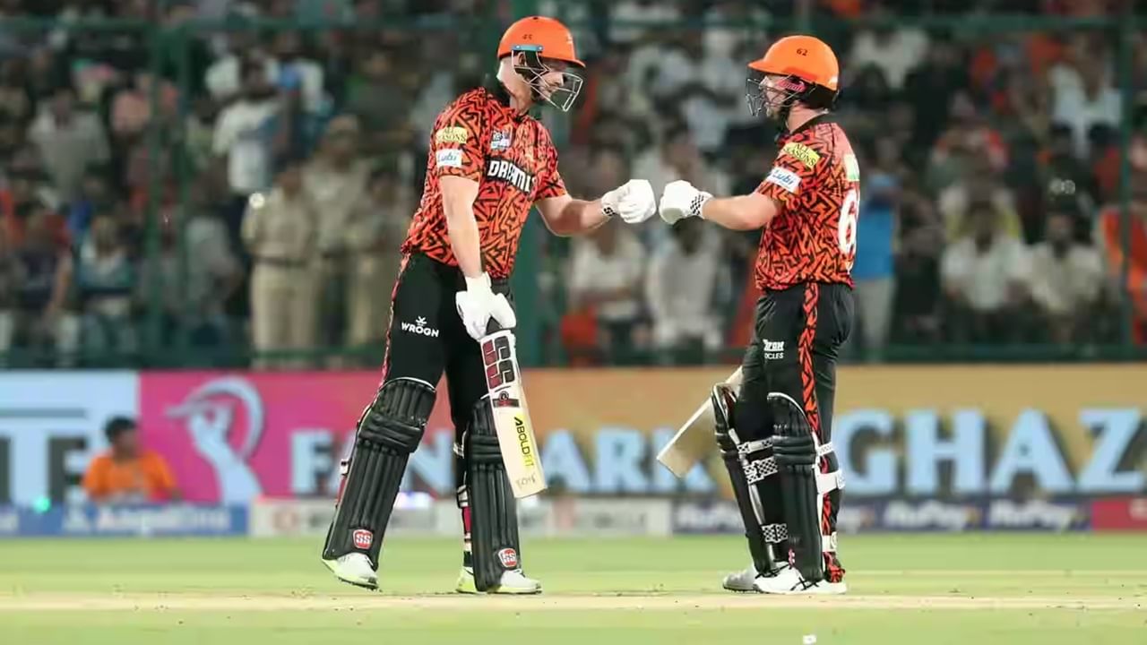 त्यानंतर अभिषेक आणि हेनरिक क्लासेन या जोडीने केकेआरच्या गोलंदाजांची धुलाई केली. दोघांनी मैदानात चारही बाजूला फटके मारुन केकेआरच्या गोलंदाजांना जेरीस आणलं. (Photo Credit : IPL/Bcci)