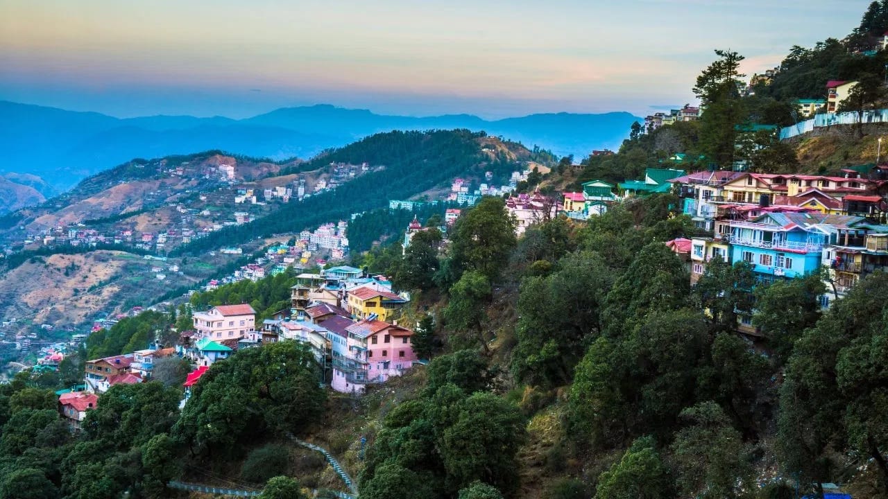 मे महिन्यात मित्रांसोबत फिरायला जाताय? तर हिमाचलमधील 'ही' ऑफबीट ठिकाणे आहेत सर्वोत्तम मे महिन्यात मित्रांसोबत फिरायला जाताय? तर हिमाचलमधील 'ही' ऑफबीट ठिकाणे आहेत सर्वोत्तम