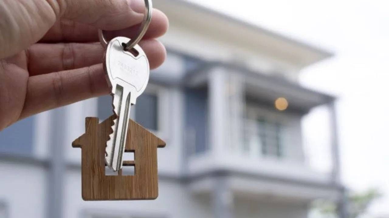 home vastu tips: नविन घरामध्ये गृह प्रवेशापूर्वी 'या' गोष्टी नक्की करा home vastu tips: नविन घरामध्ये गृह प्रवेशापूर्वी 'या' गोष्टी नक्की करा