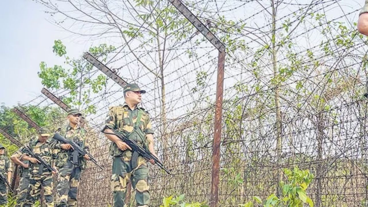 'युद्ध झाले तर पाकिस्तानसोबत,' भारताच्या आणखी एका शत्रूची घोषणा 'युद्ध झाले तर पाकिस्तानसोबत,' भारताच्या आणखी एका शत्रूची घोषणा