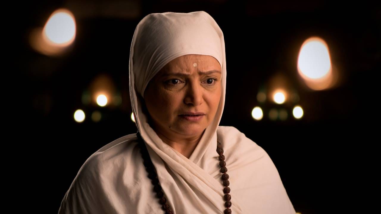 जिथे स्वामी समाधीस्थ अवस्थेत असतात. तिथे पारंपरिक आरतीची तयारी सुरू असते आणि अचानक स्वामी आदेश देतात की यावेळी भस्मारती केली जावी. ही अनपेक्षित मागणी वातावरण बदलून टाकते. 
