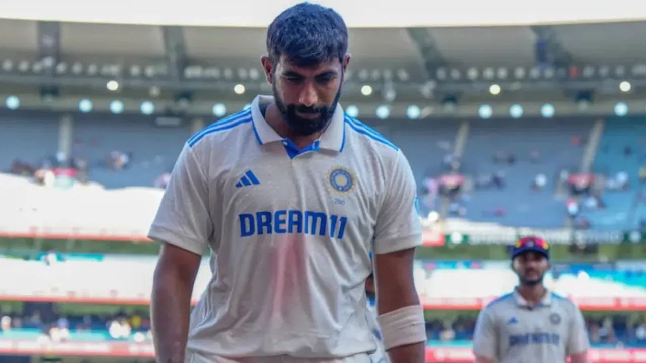 IND vs ENG : इंग्लंड विरूद्धच्या टेस्ट सीरिजाआधी बुमराहने टेन्शन वाढवलं, नक्की काय? IND vs ENG : इंग्लंड विरूद्धच्या टेस्ट सीरिजाआधी बुमराहने टेन्शन वाढवलं, नक्की काय?