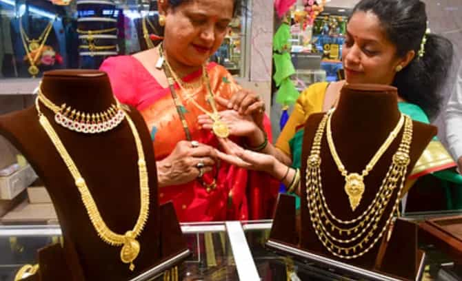 Jewellery Benefits : दागिने घालण्याचे शास्त्रीय आणि वैज्ञानिक फायदे तुम्हाला माहिती आहेत का?