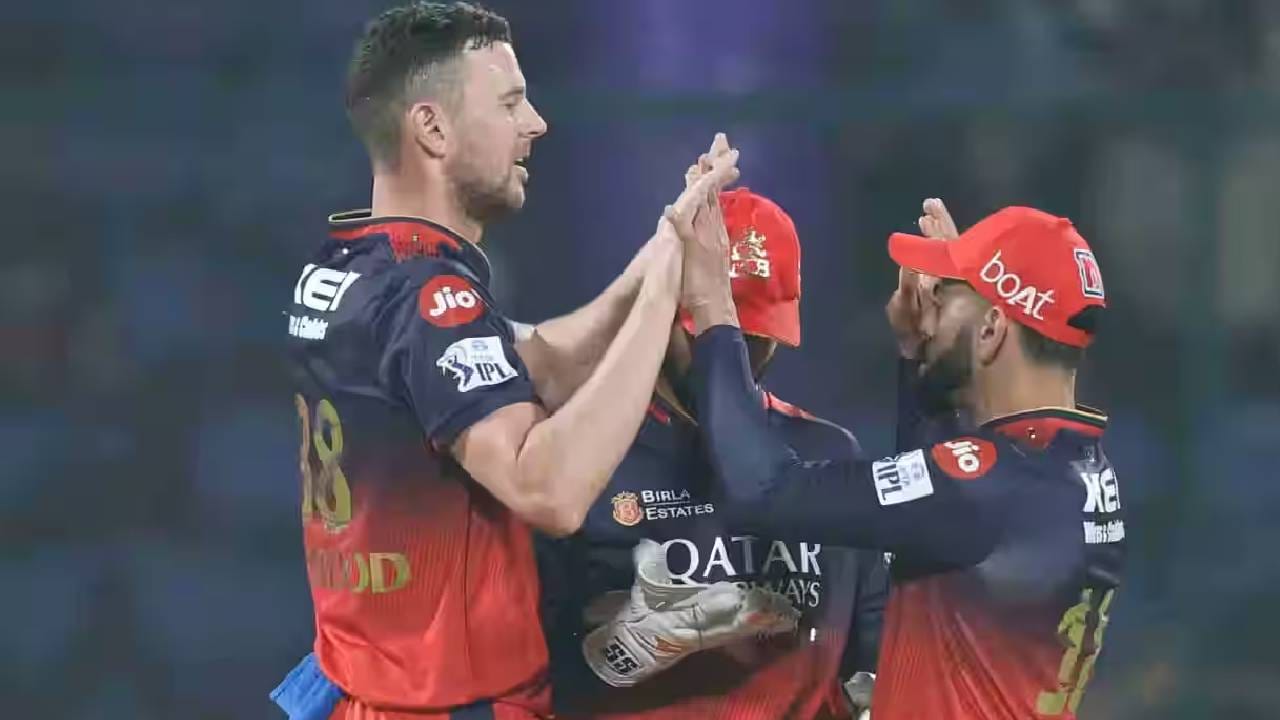 पंजाब किंग्सविरुद्धचा सामना जिंकला तर रॉयल चॅलेंजर्स बंगळुरू थेट अंतिम फेरी गाठणार आहे. त्यामुळे हा सामना खूपच महत्त्वाचा आहे. असं असताना या सामन्यात आरसीबीकडून जोश हेझलवूड खेळणार हे निश्चित असल्याचं दिनेश कार्तिकने सांगितलं आहे. 