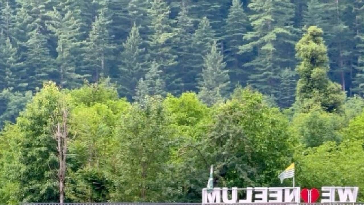 भारत आणि पाकिस्तान या दोन्ही देशांच्या मध्ये केरान व्हॅली नावाचं एक ठिकाण आहे. जम्मू-काश्मीरमध्ये असलेलं हे एक अत्यंत सुंदर आणि शांत असं गाव आहे. एलोसीपासून अगदी जवळ भारत-पाकिस्तान सीमेला लागून असलेलं हे गाव आहे.