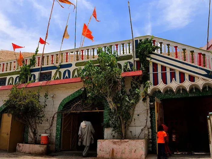 राम मंदिर अयोध्येच्या राम मंदिराबद्दल संपूर्ण जगाला माहिती आहे. पण पाकिस्तानची राजधानी इस्लामाबादजवळील सय्यदपूरमध्ये देखील एक राम मंदिर आहे. हे मंदिर राजा मानसिंग यांनी 1580 मध्ये बांधले होते, जे खूप लोकप्रिय आहे.