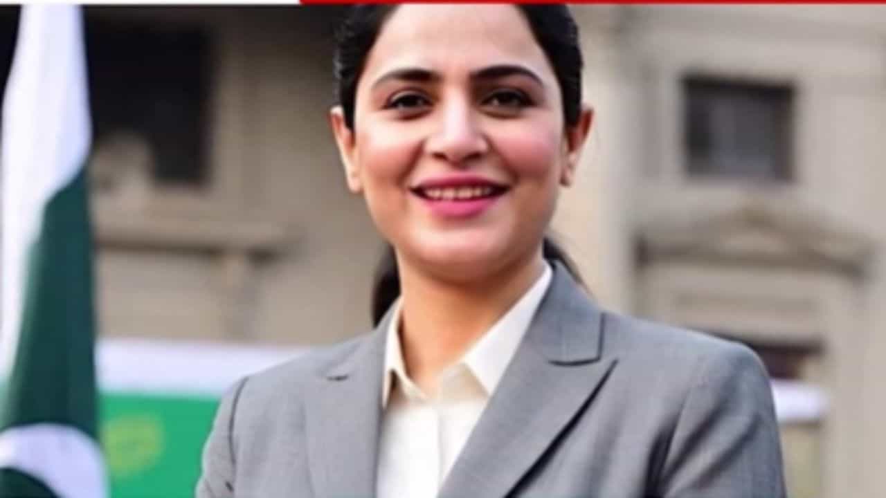 Kashish Chaudhary : पाकिस्तानात पहिल्यांदाच हिंदू महिला बनली सहाय्यक आयुक्त, कोण आहे कशिश चौधरी?